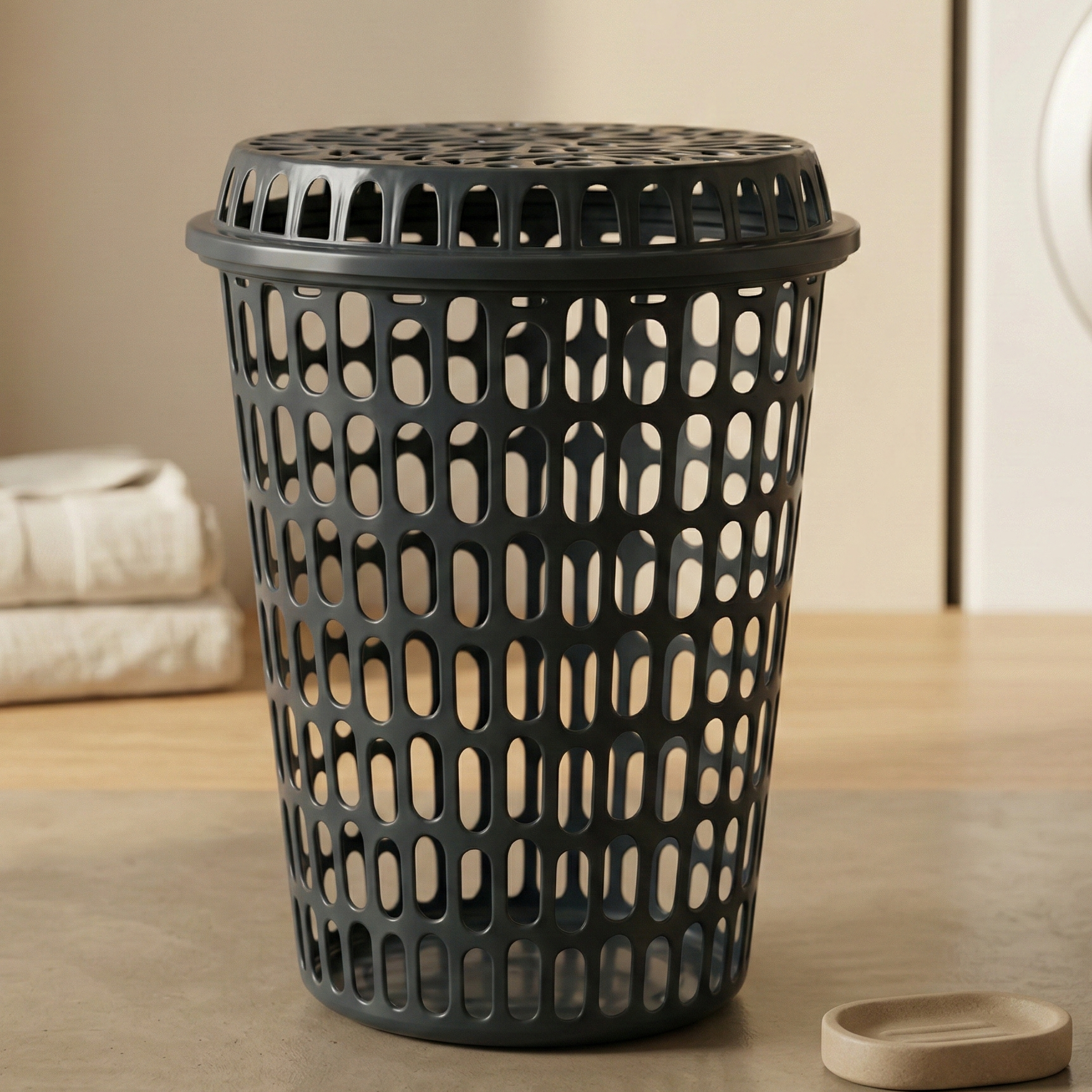 Cesto de Roupas Telado 60L Com Tampa Arqplast