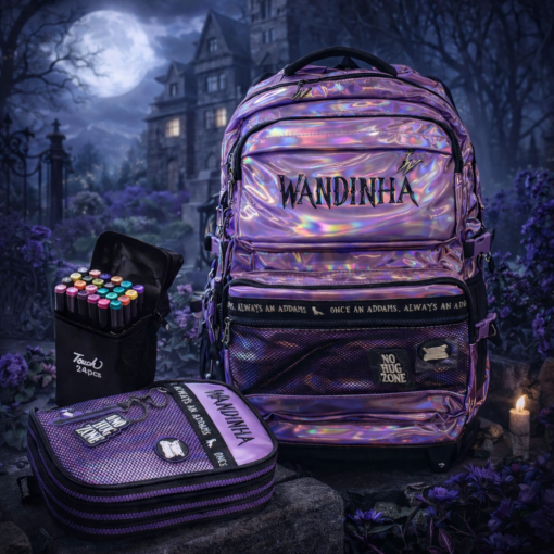 Destaques: Design Holográfico Exclusivo: Visual moderno e atrativo com acabamento holográfico preto inspirado na personagem Wandinha. Conforto no Transporte: Rodinhas resistentes e alça ajustável que facilitam o transporte sem esforço. Organização Inteligente: Compartimento principal espaçoso e bolsos funcionais para melhor organização do material escolar. Durabilidade Garantida: Confeccionada em material de alta qualidade, ideal para uso diário intenso. Versatilidade Escolar: Mochila de Rodinha Wandinha Holográfica perfeita para escola, passeios e atividades extracurriculares. Estilo e Personalidade: Uma mochila que une praticidade e identidade única. Especificações do Produto: