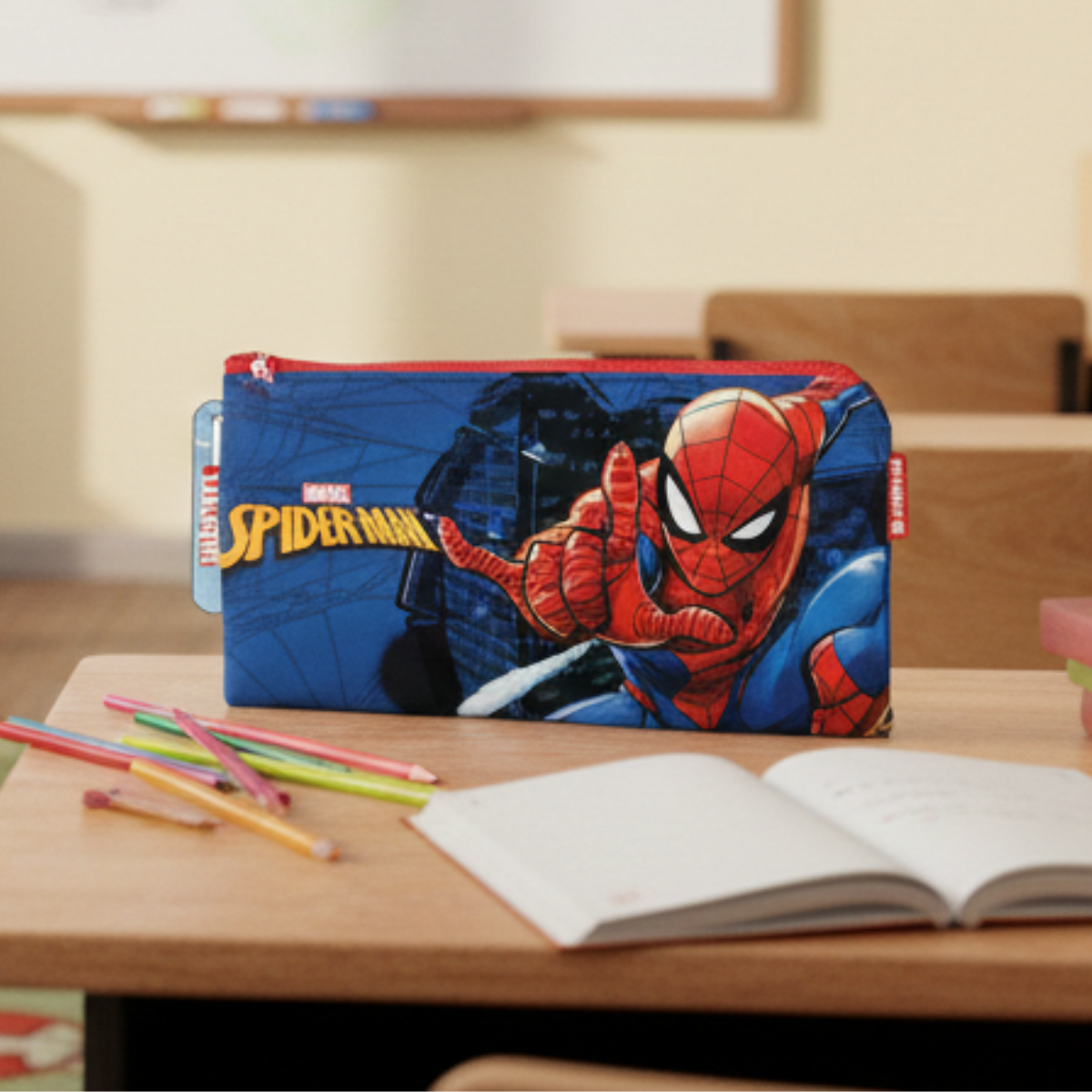 Kit Mochila Homem Aranha Rodinhas Estojo Canetinha de Brinde