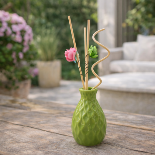 Vaso difusor de cerâmica com varetas decoradas