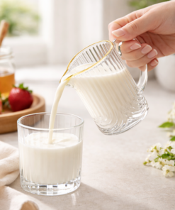 Jarra com Filete Dourado 260ml Laure em Vidro