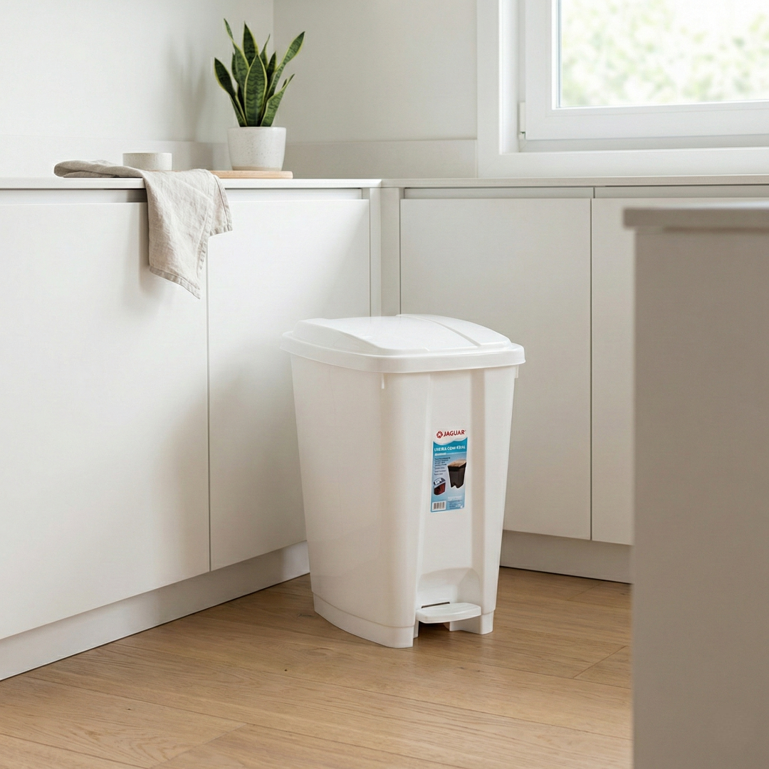 lixeira com pedal 7 litros jaguar