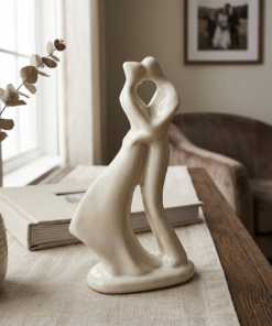 estatueta casal cerâmica apaixonado