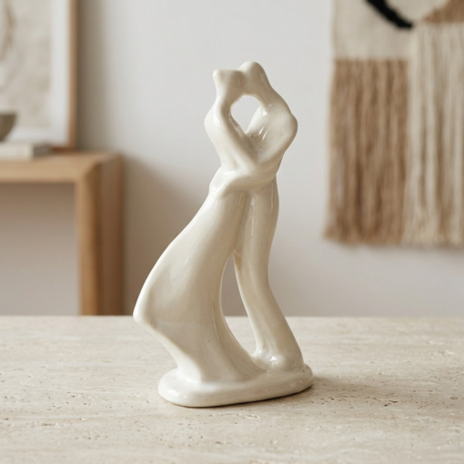 Estatueta Casal Apaixonado Branco 6,5x13 cm MK Estrela